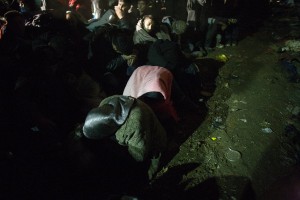 Women sleeping in the queue / copyright: Salinia Stroux